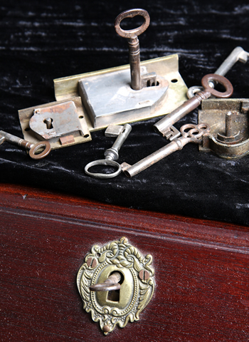 antique furniture locks & keys